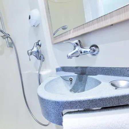 第戎北部泽尼斯酒店 酒店