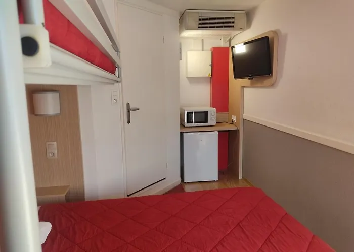 Premiere Classe Nord - Zenith Отель Дижон