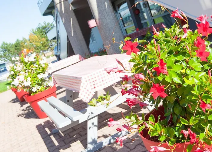 Premiere Classe Nord - Zenith Отель *